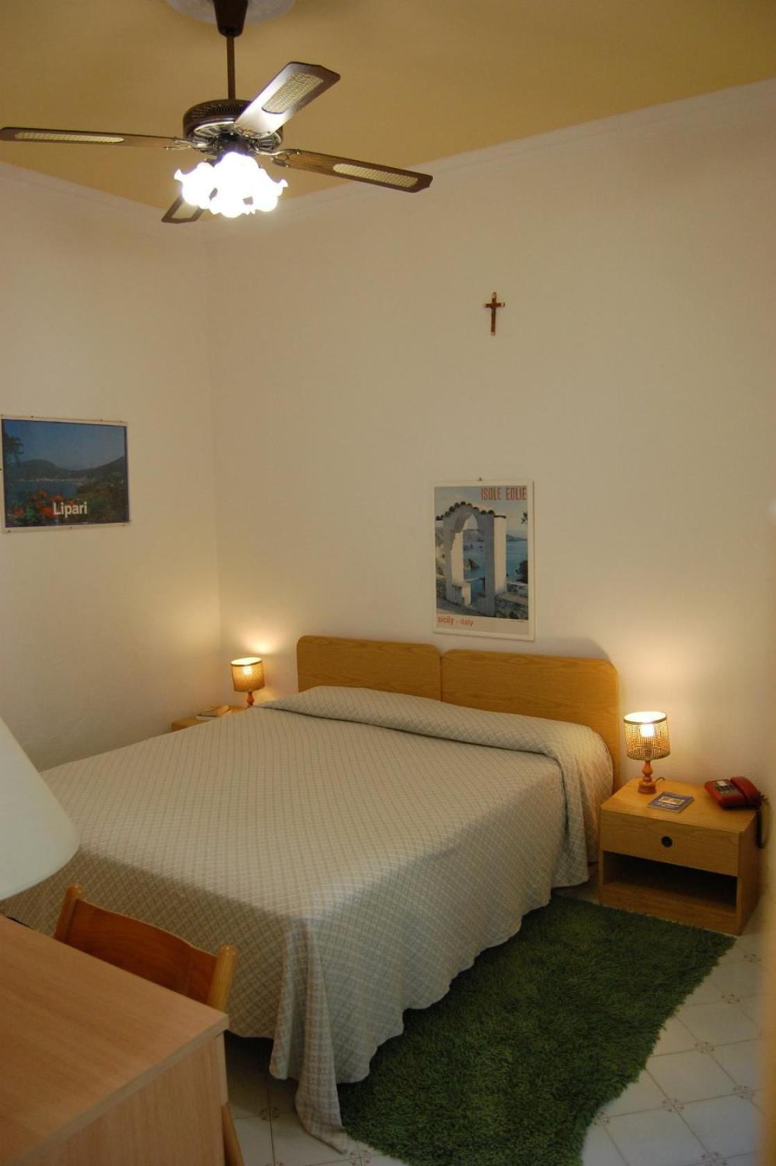 Hotel Villa Augustus Lipari  Exterior foto