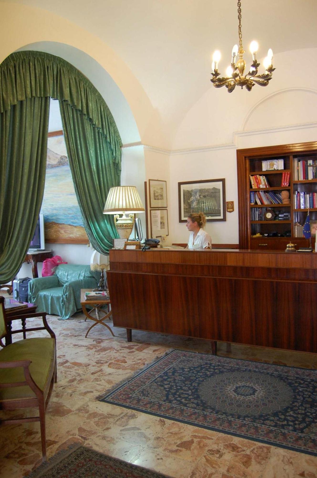 Hotel Villa Augustus Lipari  Exterior foto